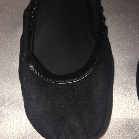 Flat Shoes - Picture 2 of 4